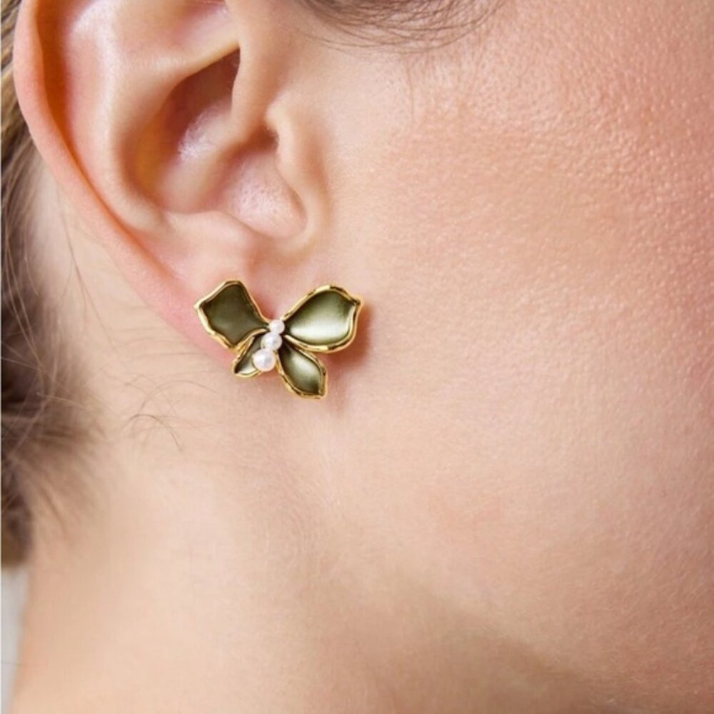 Green Bow EarringsQ 385